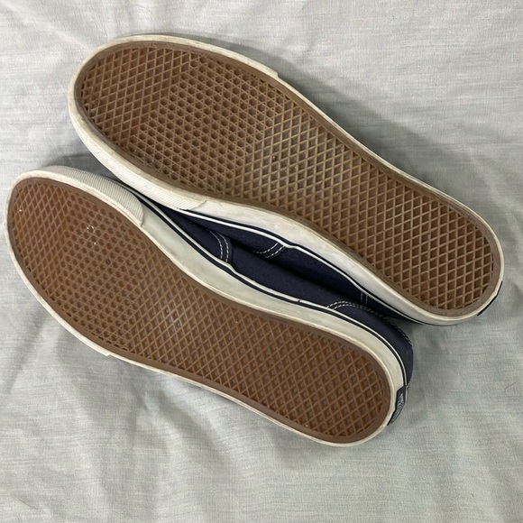 Vans mens 6 / Women’s 7 1/2 Classic Canvas lace-up Sneakers - Picture 3 of 15